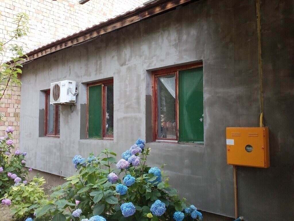 Fasaderski radovi na kući sa tri prozora